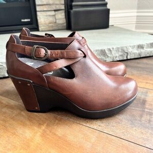 Dansko Franka Studded Leather Wedges Size 38 (7.5-8) Wedge Clogs Heel Booties